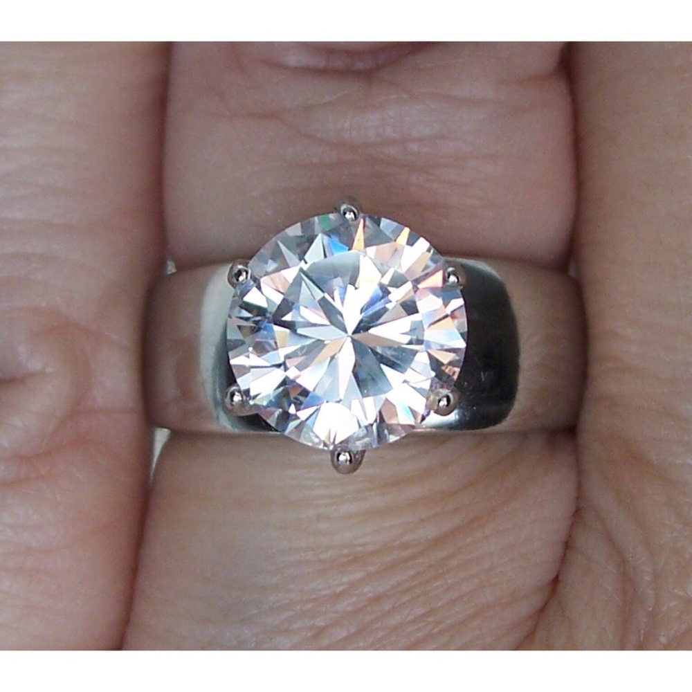 STAINLESS STEEL Round Cut Solitaire Cubic Zirconia Band Ring - Picture 15 of 16